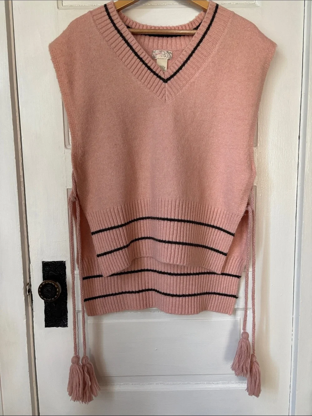 FREE PEOPLE OVERSIZE SWEATER VEST WITH SIDE TIGHT TASSELS